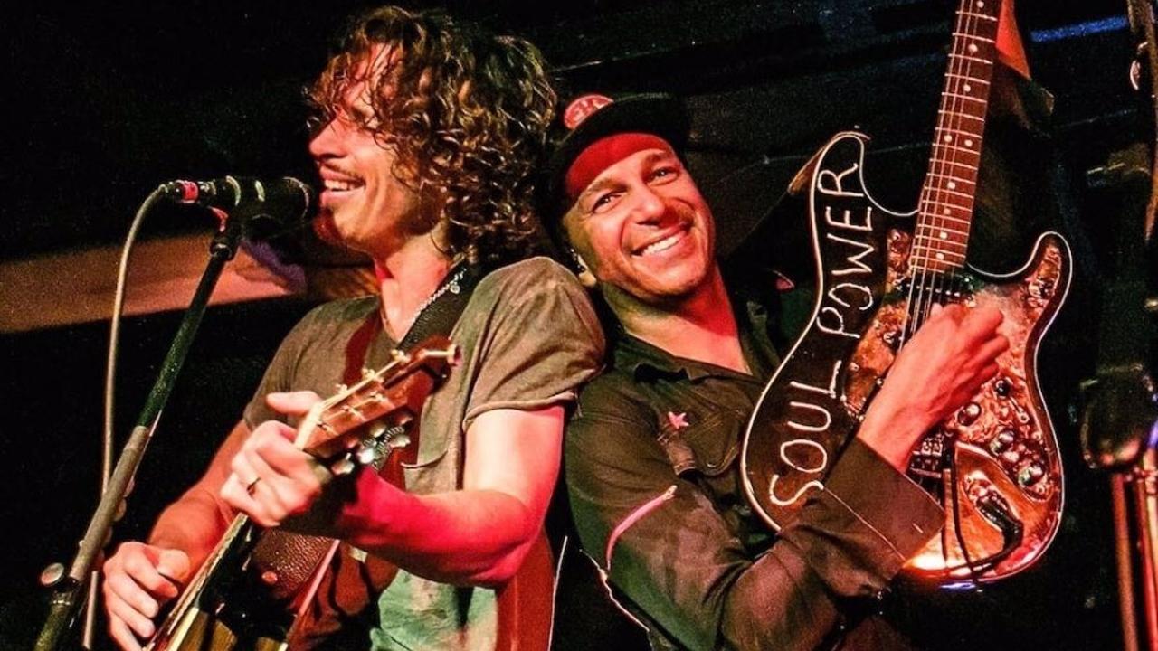 Tom Morello dice que Chris Cornell tenía “un pie en las sombras”