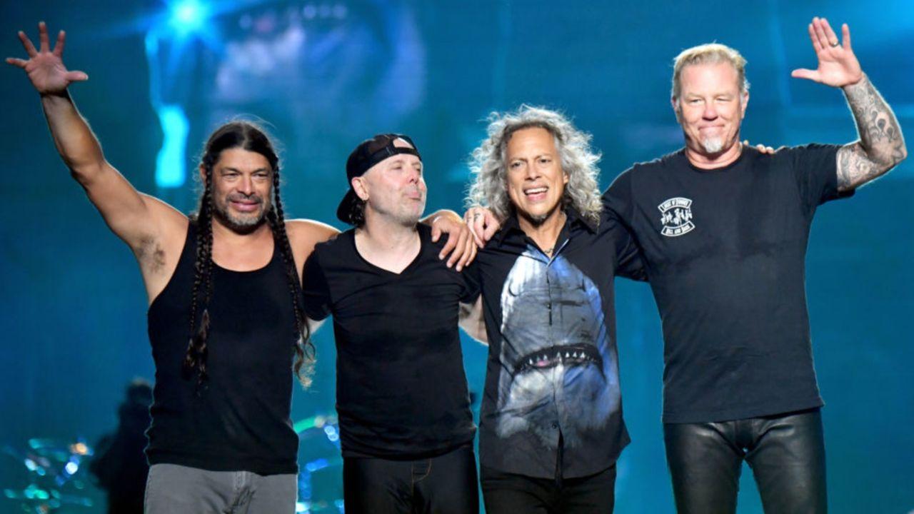 https://universal881.com/_next/image?url=https%3A%2F%2Feditorial.universal881.com%2Fwp-content%2Fuploads%2F2022%2F06%2FMetallica-r.jpg&w=3840&q=75