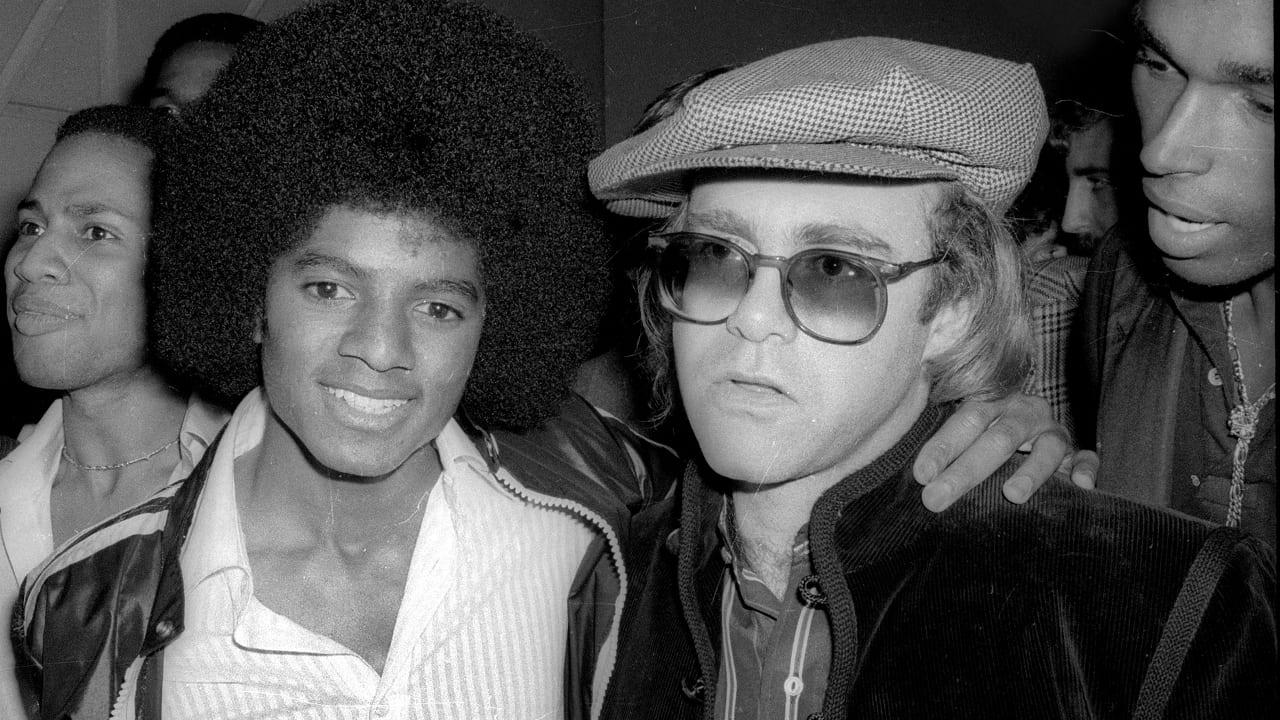 “Michael Jackson era una persona perturbadora y enferma”, dice Elton John en su libro de memorias