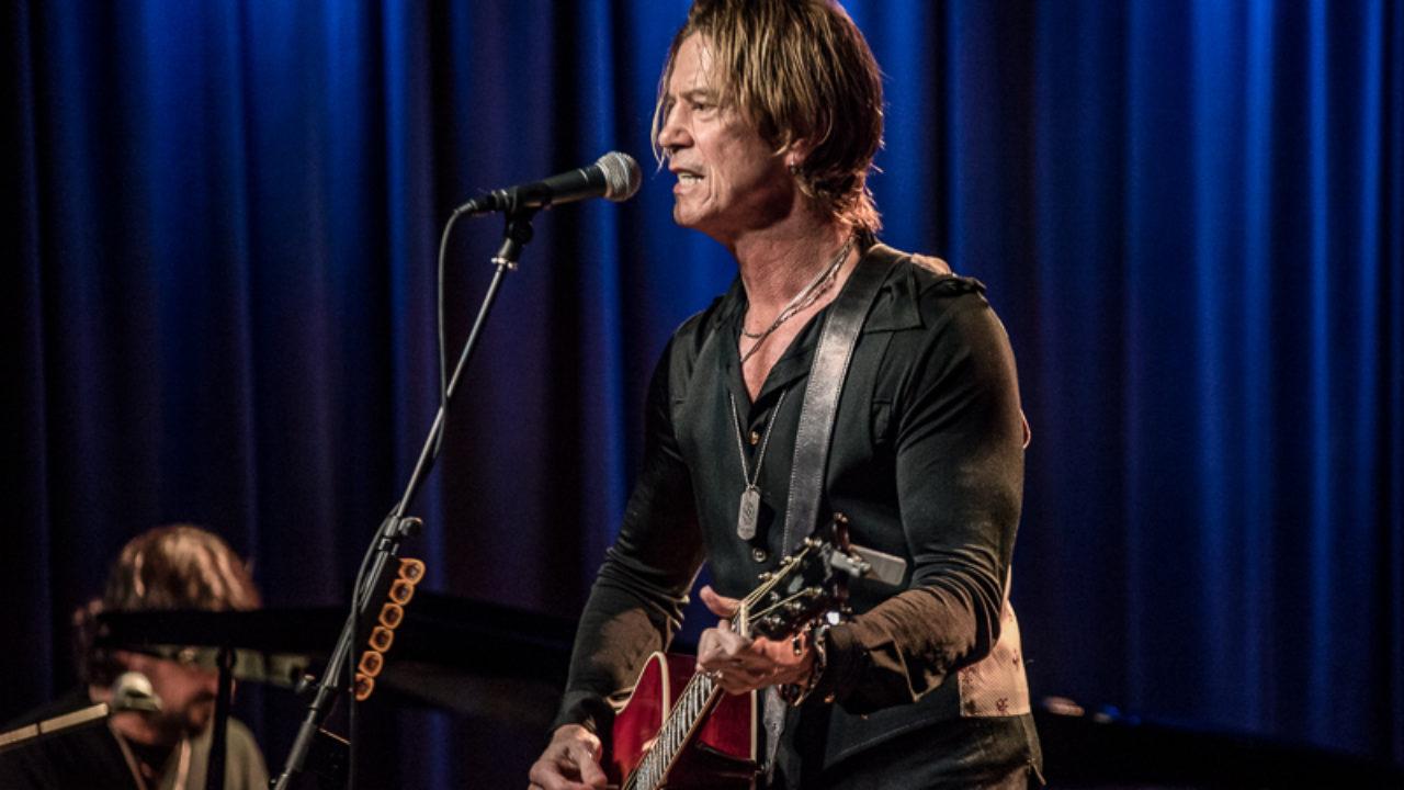 Duff McKagan insiste en que la cerveza de los “Simpsons” siga llevando su nombre