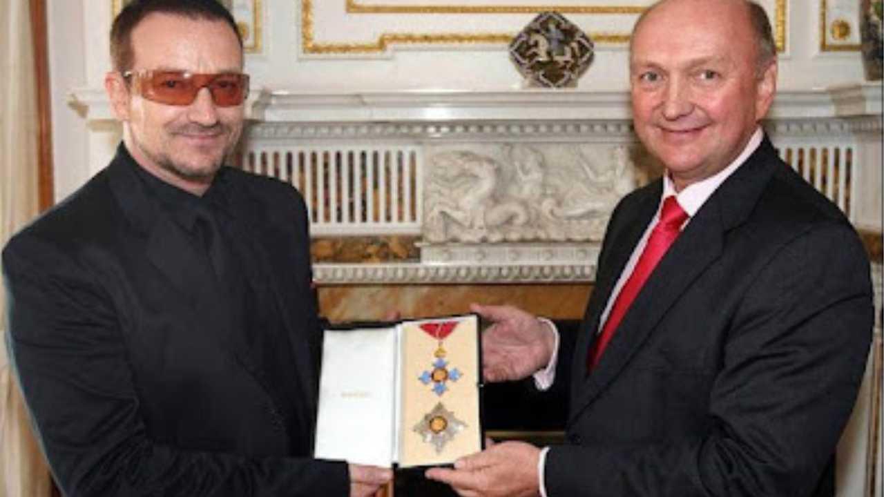 Bono y su peculiar condición al ser nombrado Caballero Británico